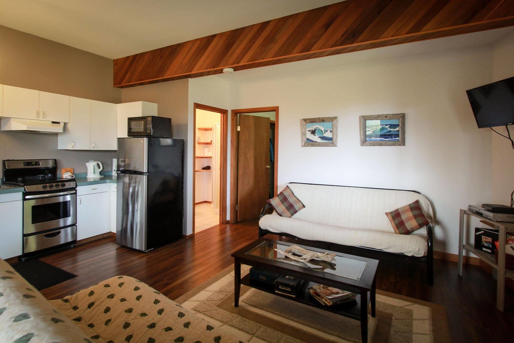 Bed and Breakfast Moon And Sixpence à Ucluelet Extérieur photo